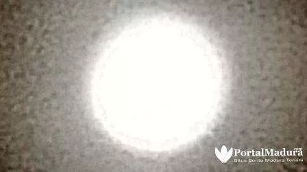 Penampakan Supermoon Di Pulau Madura - Portalmadura.com Penampakan Supermoon di Pulau Madura