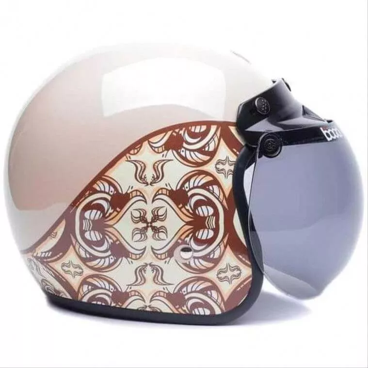 Apa Itu Helm Bogo? Yuk, Kenali Seluk Beluk Pelindung Kepala Kekinian Ini - Portalmadura.com Helm Bogo Motif Batik