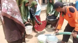 Kekeringan Parah Terjang Sumenep, 11 Desa Kritis Terima Bantuan Air Bersih Bpbd - Portalmadura.com Kekeringan Parah Terjang Sumenep, 11 Desa Kritis Terima Bantuan Air Bersih BPBD