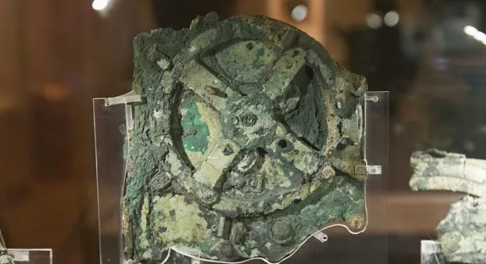 Komputer pertama di dunia Antikythera Mechanism