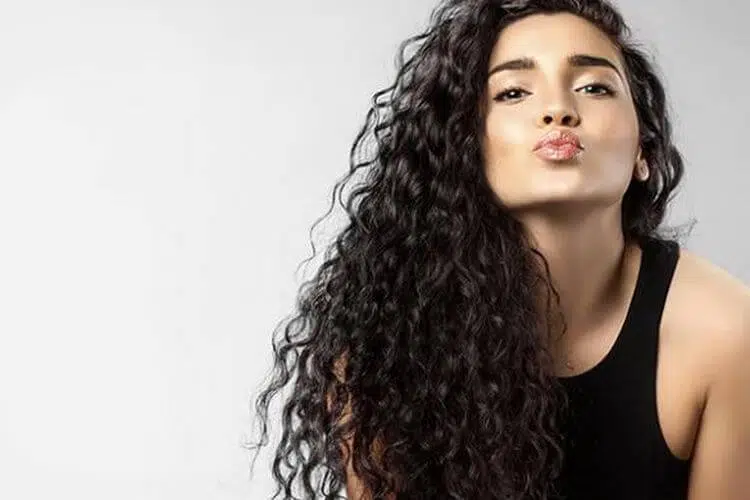 Pemilik Rambut Keriting, Ini 4 Hal yang Perlu Anda Hindari