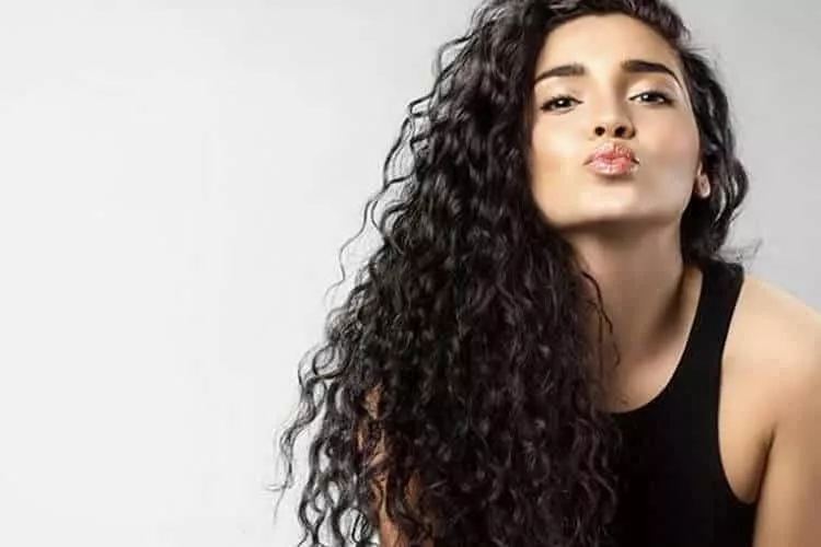 Pemilik Rambut Keriting, Ini 4 Hal yang Perlu Anda Hindari
