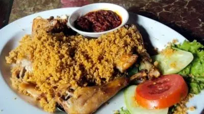 Resep Ayam Goreng Kremes Super Renyah dengan Sambal Spesial