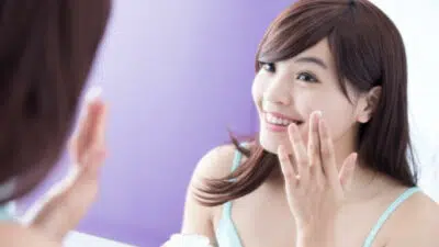 Ladies, Ini 7 Kosmetik Dasar yang Wajib Anda Miliki Meski Tak Hobi Dandan