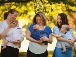 Moms, Ini 5 Manfaat Babywearing yang Perlu Anda Tahu