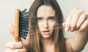 Lakukan 3 Cara Alami Ini yang Bisa Atasi Rambut Rontok Tanpa Obat