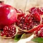 5 Khasiat Luar Biasa dari Buah Delima Bagi Kecantikan Kulit