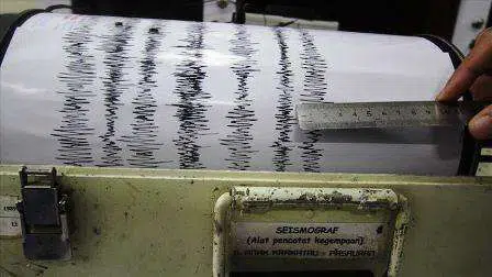 Badan Geologi Gunung Anak Krakatau erupsi setiap 20 detik