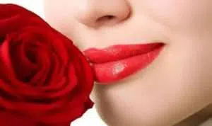 7 Bahan Alami yang Bisa Cerahkan Bibir dalam Semalam