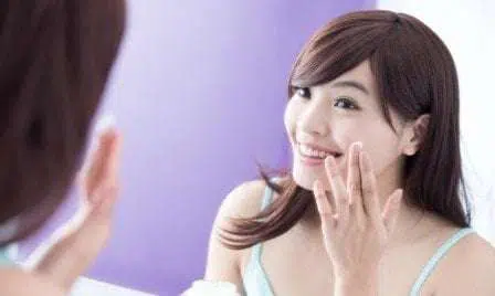 Hanya Butuh 1 Menit, Ini 4 Cara Perawatan Kecantikan Rutin di Malam Hari
