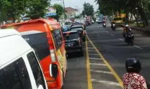 Bebek Sinjay Diserbu Pengunjung Hingga Terjadi Kemacetan 4 Km