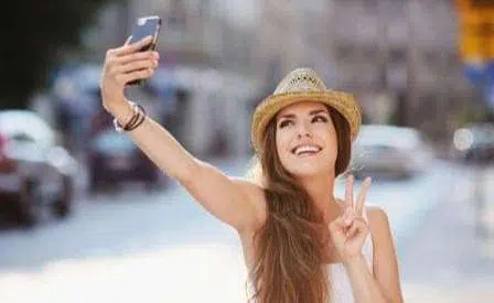 Kepribadian Seseorang Bisa Diungkap Lewat Gaya Selfie, Benarkah?
