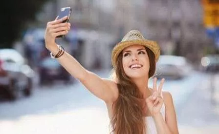 Kepribadian Seseorang Bisa Diungkap Lewat Gaya Selfie, Benarkah?