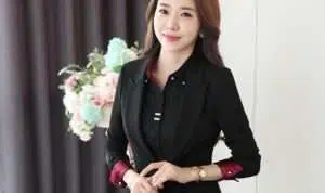 Ladies, Ini 3 Inspirasi Gaya Kantoran Ala Drama Korea yang Bisa Anda Coba