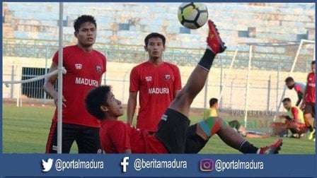 Lepas Bayu Gatra, Madura United Rekrut Andik Vermansyah?