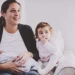 Moms, Ini 6 Cara Mudah Lakukan Tandem Nursing