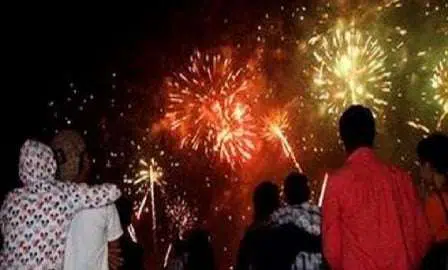 3 Ramalan Bintang yang Perlu Rayakan Tahun Baru 2019 Bersama Relasi