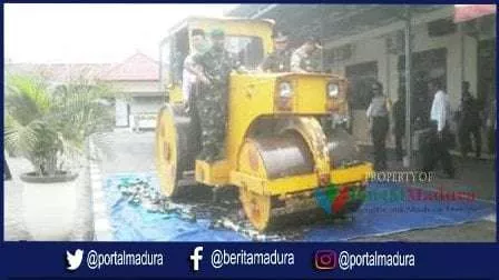 Polres Sampang Musnahkan Miras dan Knalpot Brong