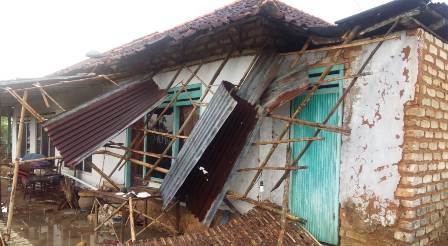 Rumah warga Batuputih Laok hancur