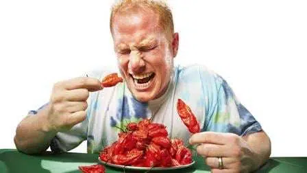 Studi: Ini Alasan Kenapa Hidung Berair Ketika Makan Makanan Pedas