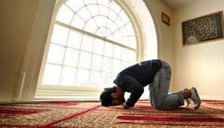 Umat Muslim, Ini 3 Kondisi yang Membolehkan Kita Membatalkan Salat