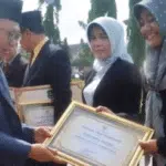 Adegan ‘Gituan’ di Pinggir Jalan Direkam Warga Madura