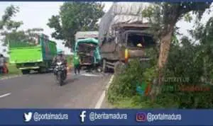 Truk Fuso di Parkir, Pengemudi Tewas Ditabrak Kendaraan Lain