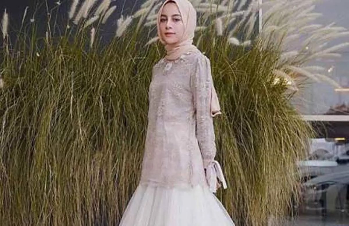 2 Inspirasi Padu Padan Rok Tutu Kekinian dan Busana Motif