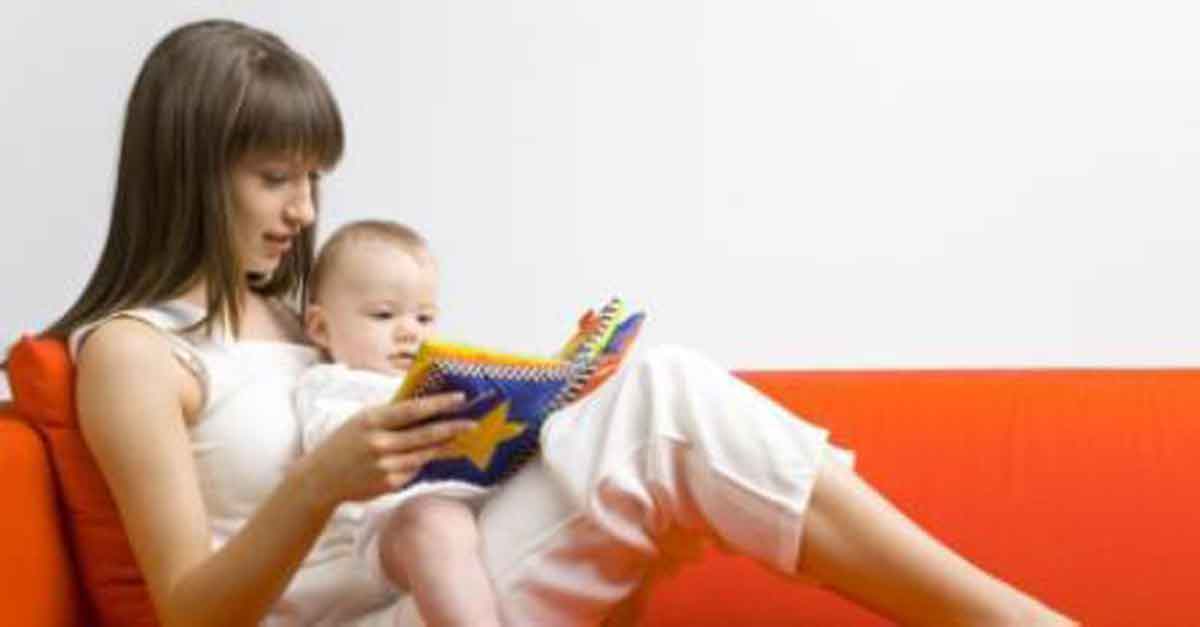4 Khasiat Istimewa Bacakan Buku pada Bayi Sejak Dini