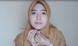 5 Cara Mudah Pakai Jarum Pentul Tanpa Ketusuk untuk Hijabers Pemula