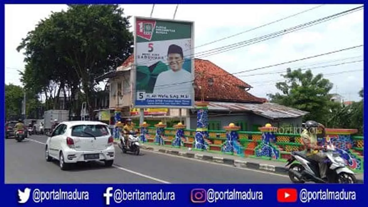 Diduga Tebang Pilih Tertibkan APK, Bawaslu dan KPU Pamekasan Cuci Tangan