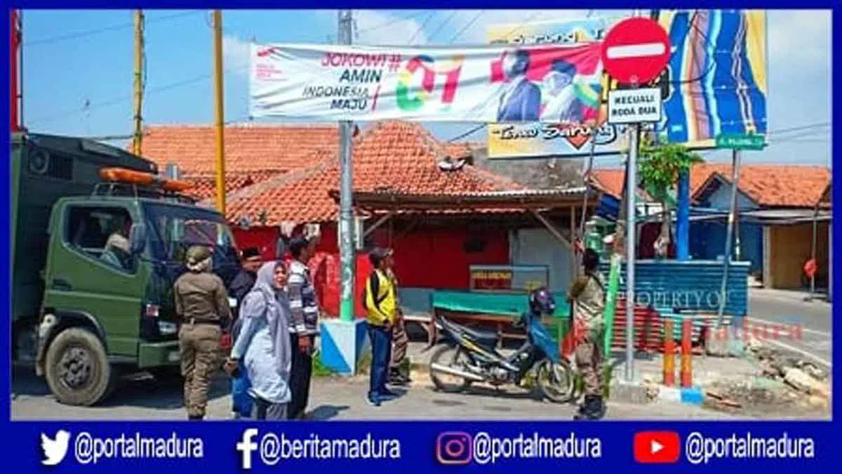 Langgar Aturan, APK Pemilu 2019 di Sampang Dibersihkan