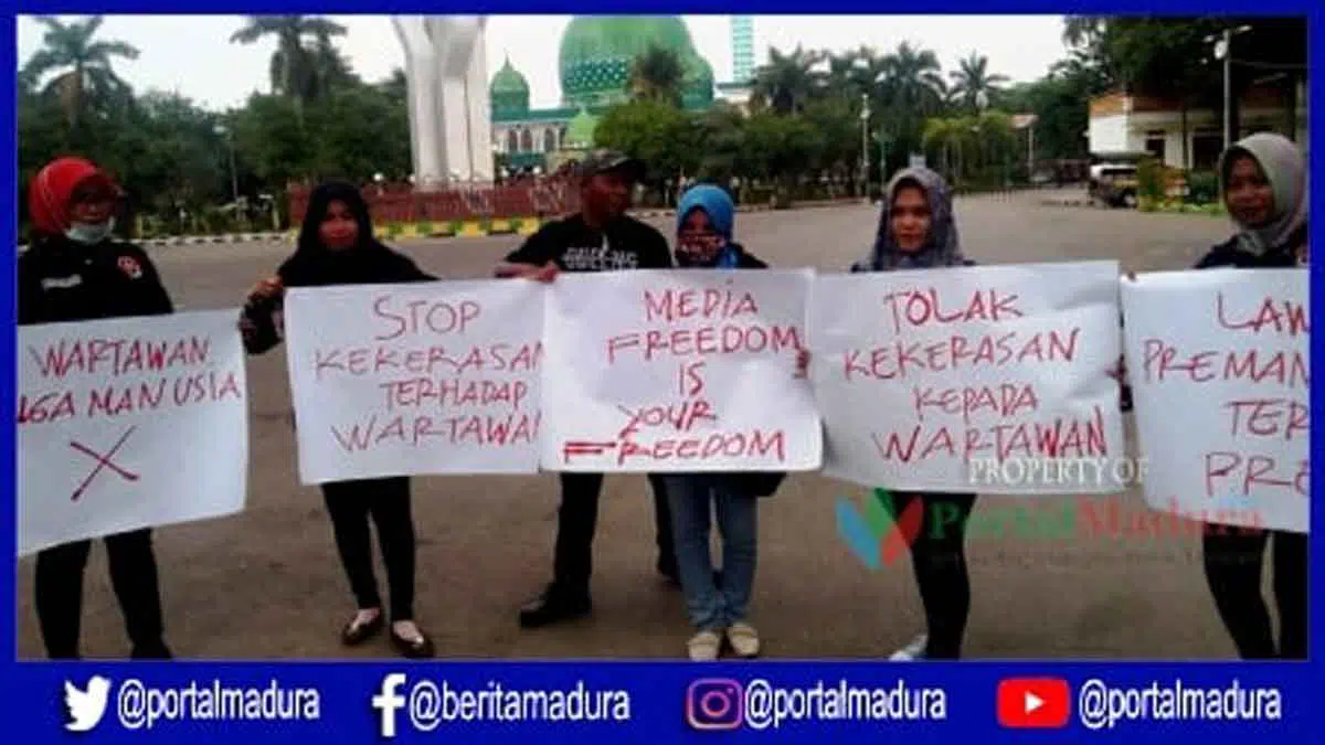 Aksi Solidaritas, Wartawan Pamekasan Kecam Perlakuan Premanisme