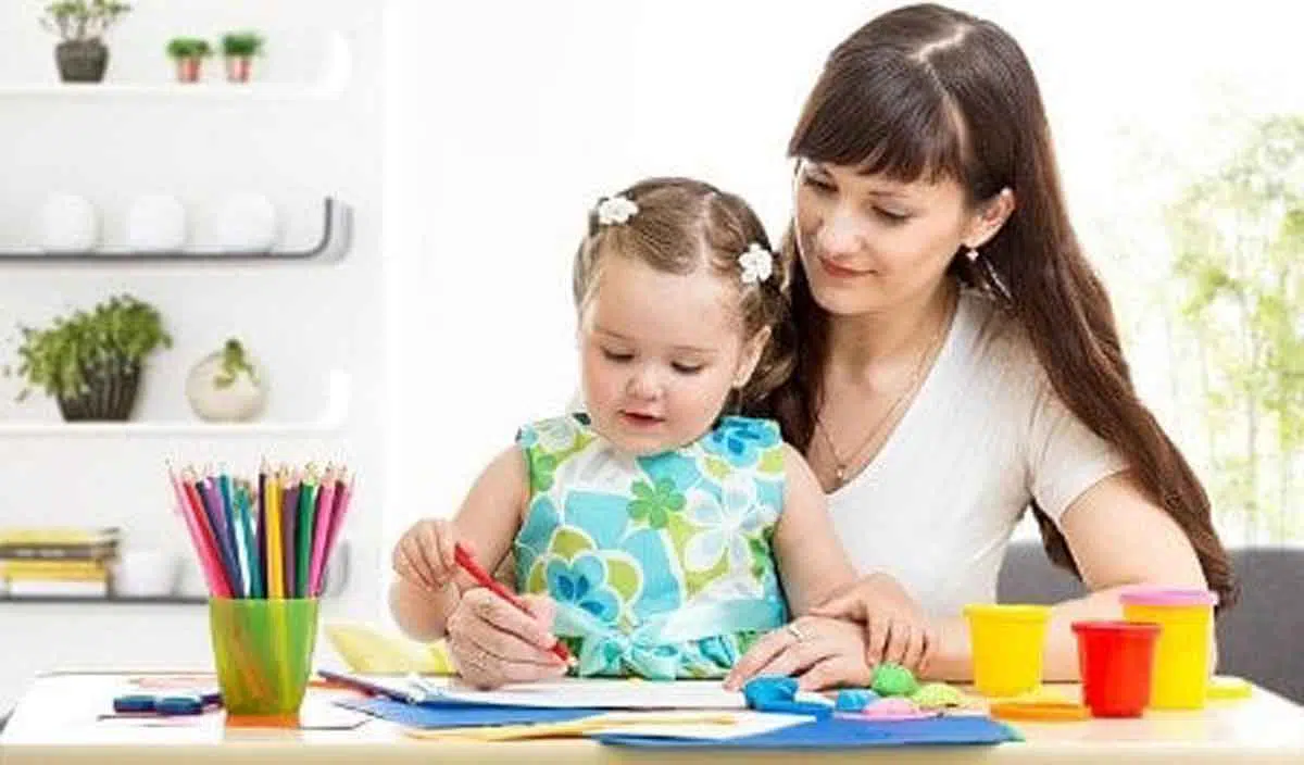 Bunda, Yuk Asah Kreativitas Anak dengan Manfaatkan Kertas Koran