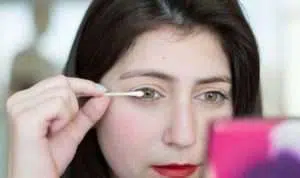 3 Fungsi Lain Cotton Bud Untuk Kecantikan
