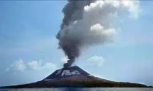 Gunung Anak Krakatau Erupsi lagi