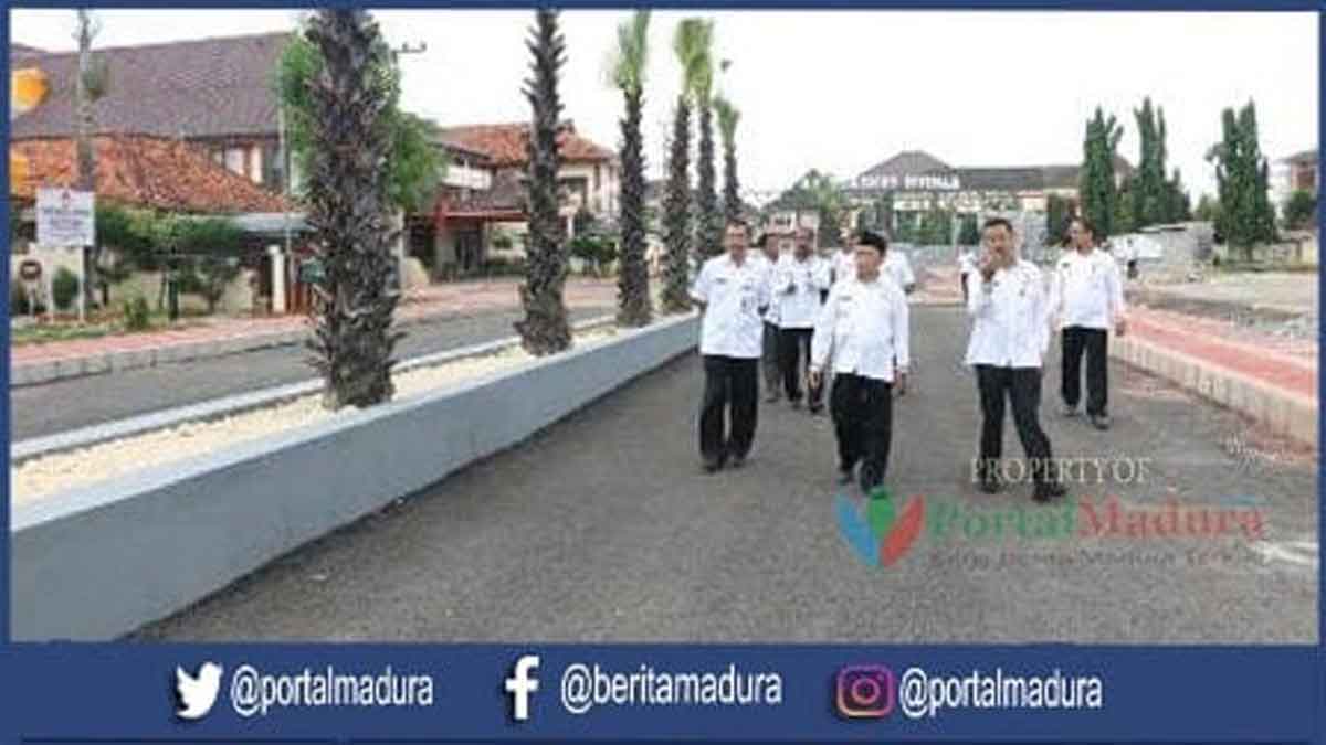 Hari Perdana Masuk Kerja, Bupati Sumenep Sidak Pekerjaan Proyek
