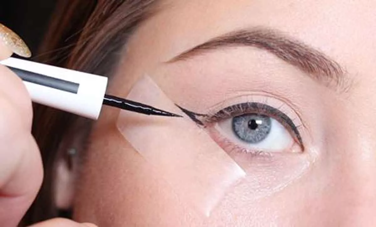 Ini Dia 6 Cara Cerdik Buat Winged Eye dengan Eyeliner