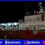 Pagi Ini KN SAR 225 Widura dan Tim Rescuer Cari Nelayan Hilang di Sumenep