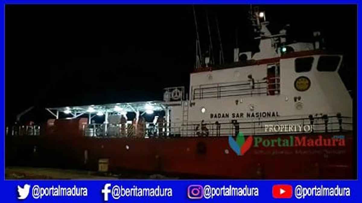 Pagi Ini KN SAR 225 Widura dan Tim Rescuer Cari Nelayan Hilang di Sumenep