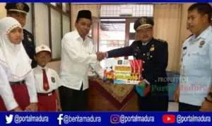 Kantor Imigrasi Kelas III Pamekasan Santuni Anak Yatim pada Hari Bhakti Imigrasi ke-69