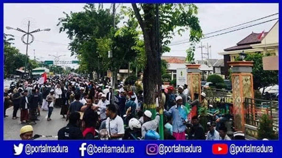Kota Sampang Dipenuhi Ribuan Peserta Aksi Solidaritas Pembunuhan Anggota PPS