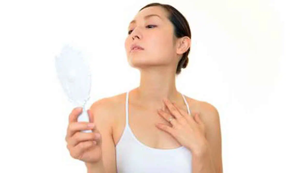 Ladies, Ini 8 Cara Ampuh Hilangkan Jerawat di Dada Menurut Dokter Kulit