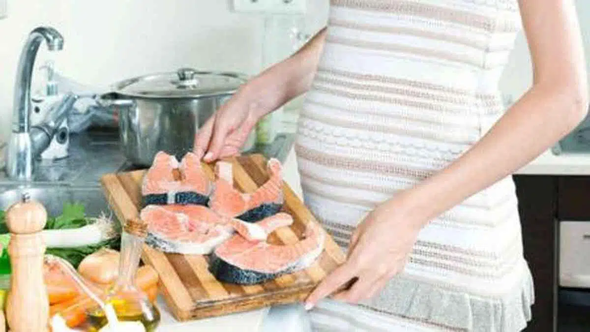 Bumil, Sebaiknya Hindari 3 Asupan Makanan Ini