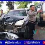 Honda CRV Hantam Pohon Asam, Satu Tewas