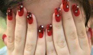 Ladies, Ini 5 Kreasi Nail Art yang Cocok di Hari Valentine