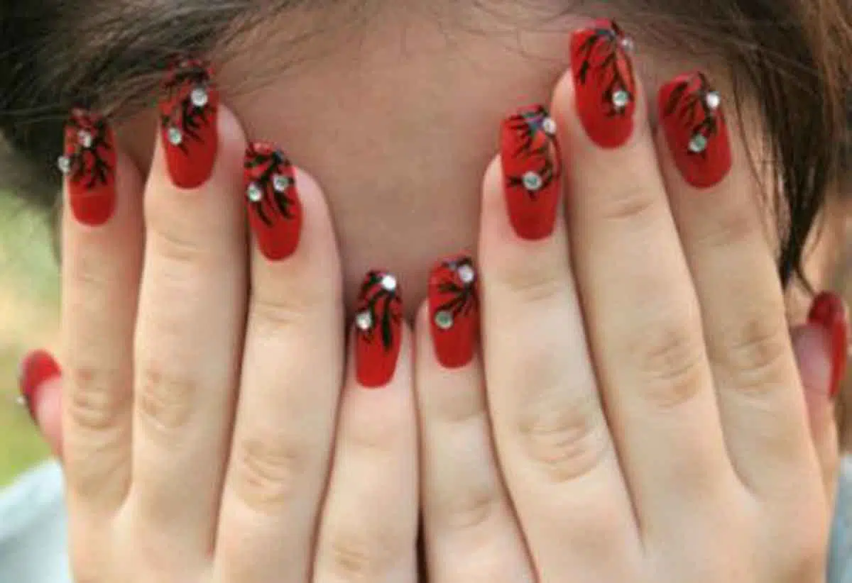 Ladies, Ini 5 Kreasi Nail Art yang Cocok di Hari Valentine