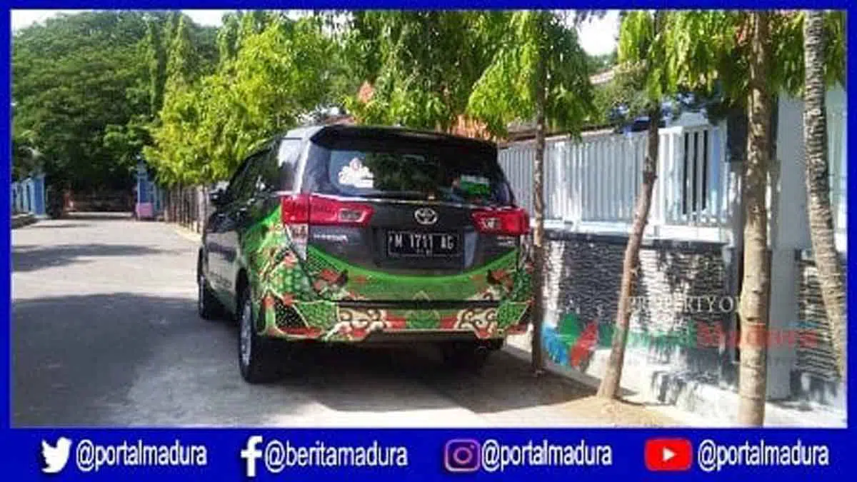 Payah! Ada Mobil Branding Batik Pemkab Pamekasan Pakai Pelat Hitam