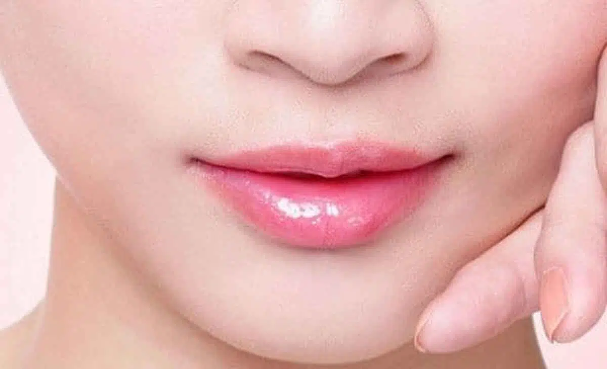 Pemilik Bibir Tipis, Ini 7 Cara Tetap Tampil Cantik dan Seksi