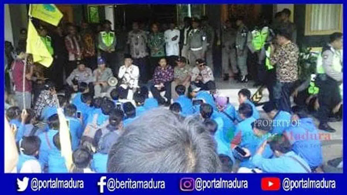 Soroti Kinerja Bupati Bangkalan, PMII Gelar Aksi